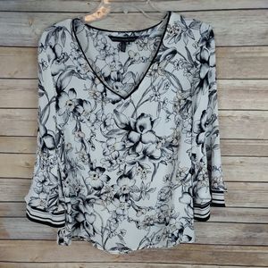 ❤White House Black Market Women's Blouse Sz 4 Black White Floral Long Sleeve